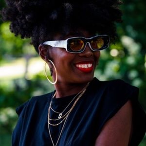 Meet your Posher, SymoneC